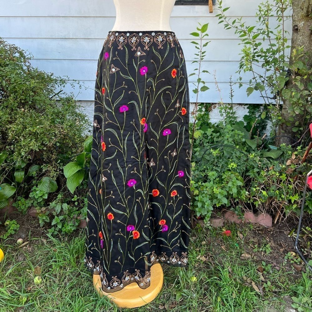 🍎 Chetta B Evening 1990s Silk Embroidered Black Maxi Skirt (AA3)